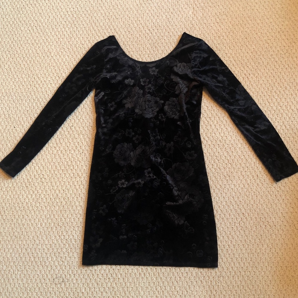 One Clothing Velvet Floral Dress